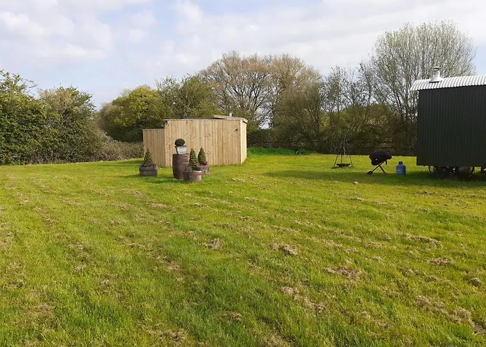 Glamping At The Retreat Wiltshire Is Rural Bliss