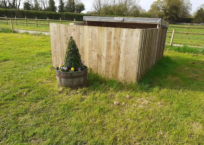 Glamping At The Retreat Wiltshire Is Rural Bliss